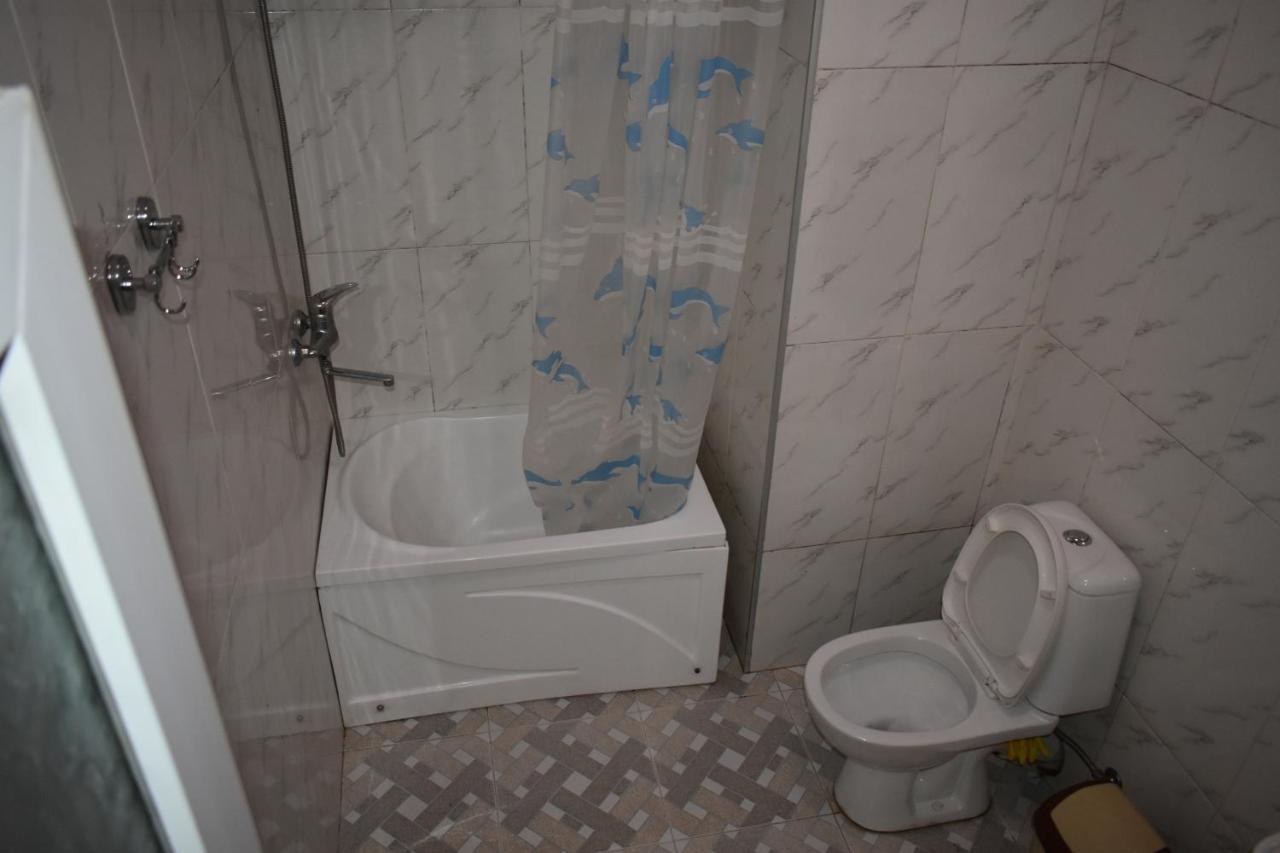 Ucha'S Apartment Batumi Exterior foto