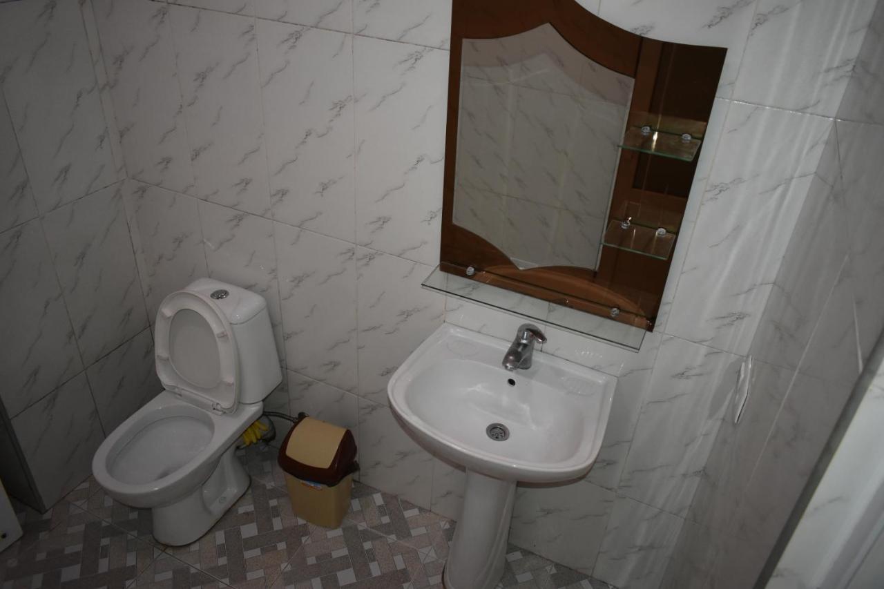 Ucha'S Apartment Batumi Exterior foto