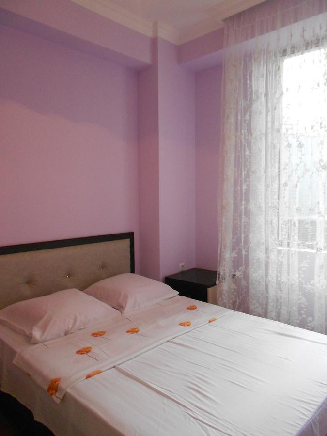 Ucha'S Apartment Batumi Exterior foto